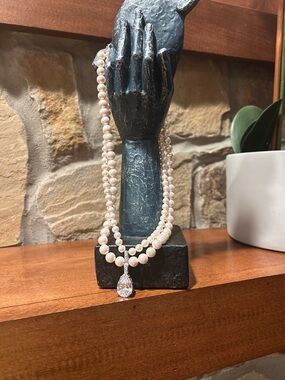 Classic Pearl Necklace with Teardrop Pendant - Quiet Luxury Wedding Guest